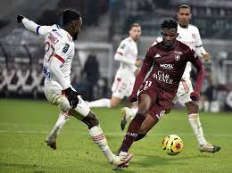 Olympique lyonnais played against lille osc in 2 matches this season. Lille Lyon Win To Keep Pressure On Psg