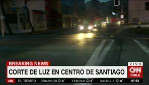 Muy peligrosa está la calle sin semáforos. Cnn Chile On Twitter Ahora Corte De Luz Se Registra En El Centro De Santiago Cnnchile