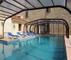Gite 15 Personnes Avec Piscine Couverte Et A Pouzolles