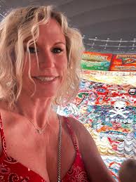 Barefoot in ocean-washed jeans, Kenny Chesney stepped onto the Boston stage  — and 60,000 voices welcomed him home. ☀️ With back-to-back,  record-breaking shows, Chesney didn't just perform—he bottled summer one  last time.