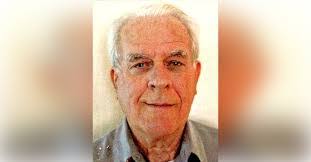 Robert Carreira's Instagram, Twitter & Facebook