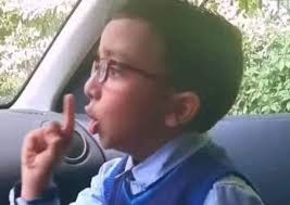 بابا تجيلهم الكليه يا بابا، تقولهم بنتي مش بتاعة بهدلة :