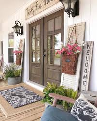 From planters to rockers to warm welcoming signs, these 50+ rustic farmhouse porch decor ideas are sure to delight both guests and residents. 30 Gorgeous And Inviting Farmhouse Style Porch Decorating Ideas
