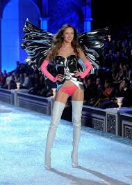Resultado de imagem para os melhores looks conceituais do victoria secrets