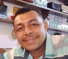 Jairo Antonio Hernández Almario está de cumpleaños en el 2 de Noviembre Es  felicitado por sus familiares y amigos más cercanos, quienes les desean  muchísimas bendiciones, larga vida y salud. Y que