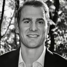 Academic Advisor by Day, DJ by Night: Freesia Denyse's 5 Tips to Start  DJing