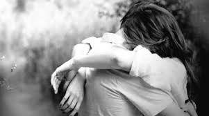 Abbracciarsi aiuta a ridurre incomprensioni e conflitti. Giornata Degli Abbracci Salutari E Alleati Contro Il Lunedi Piu Triste Dell Anno Bergamo News