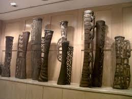 Pembuatan alat musik maluku utara ini berasal dari bahan kayu, rotan dan hewan. 5 Alat Musik Tifa Sejarah Fungsi Gambar Bentuk Alat Musik Tifa Bukubiruku