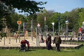 Findet ihr alle hühner und füchse? Betreiber Gefunden Am Europaspielplatz Im Park Am Buschkrug Soll Bald Ein Kiosk Eroffnen Britz