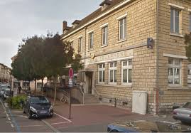 Découvrez également tous les services proposés par la poste. Yvelines Le Cambrioleur De La Poste De Conflans Sainte Honorine Derange Par Le Declenchement De L Alarme