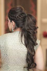 Don't know what to do with your long and. Bridal Ponytail Hairstyles That Every Bride Should Bookmark Wedmegood
