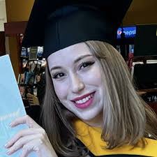 Ana Chapa's Instagram, Twitter & Facebook