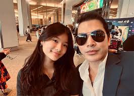 Con gái Trần Bảo Sơn xinh như trăng rằm ở tuổi 15