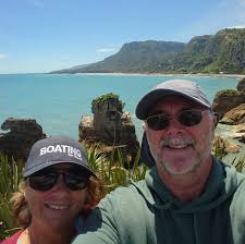 How to stain macrocarpa wood to achieve red/gold color?