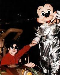 Chiara V Instagram Michael At Disneyland Michaeljackson Disneyland Foreverli Michael Jackson Photoshoot Michael Jackson Pics Michael Jackson