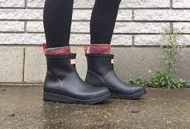 Amazon Com Hunter Womens Original Play Boot Short Rain Boots Rain Footwear Hunter Chelsea Boots Outfit Ankle Rain Boots Outfit Hunter Rain Boots Short