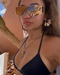 Madison Bailey - Free pics, galleries \u0026 more at Babepedia