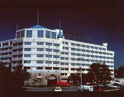 Camelot Hotel Tulsa Qt Sits There Now Hotel Building Tulsa