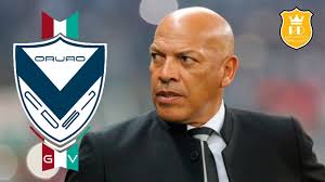 ROBERTO MOSQUERA AL GV SAN JOSÉ DE ORURO Ante la posible salida de Julio  César Baldivieso al #aurora de #Cochabamba, la directiva del #GVSanJose  estaría en conversaciones con el director técnico Roberto