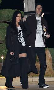 Travis barker was seen passionately kissing his girlfriend kourtney kardashian as she celebrated her 42nd birthday. Travis Barker Tags Kourtney Kardashian In Steamy Instagram Post