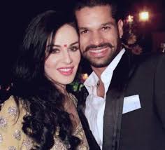 Shikhar dhawan wife, biography, daughter, family. Shikhar Dhawan Wiki Age Height Wife Family Biography More Wikibio