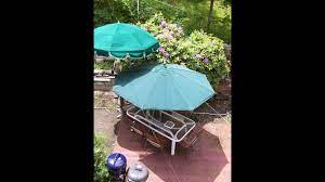 Sådan erstat fabric på en patio umbrella. Umbrella Canvas Flip From Faded To Shinny Youtube