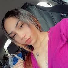 Amanda Fasolo's Instagram, Twitter & Facebook