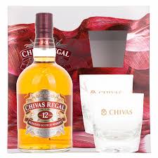 Es un blended suave, sabroso y espléndido que mezcla los mejores whiskies de malta y grano madurados durante un mínimo de 12 años. Chivas Regal 12 Years Old Blended Scotch Whisky Mit 2 Glasern Spiri 41 99