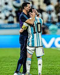 Hoy, se filtró una charla de un Lionel Scaloni sobrepasado tanto por el  trabajo en la Selección Argentina después de ser campeón de América en 2021  como por tener a sus viejos