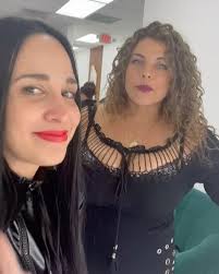 “Amor Deluxe” de PronyrTV. 🎭Bajo la dirección general de Orlando  Fundicheli🇨🇺 Escrita por el talentoso Rolando Tarajano y la dirección de  Tony Salup, Mauricio Casín y Lucila Granados. La serie promete ...