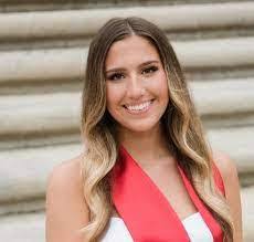 Samantha Neff's Instagram, Twitter & Facebook