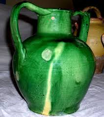 Languedocienne Verte Et Jaune Saint Quentin La Poterie Vert Jaune