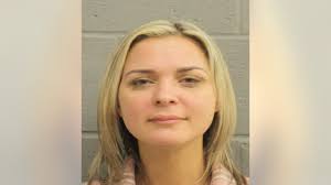 Mary Everett's Instagram, Twitter & Facebook