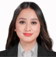 Stephanie Dizon's Instagram, Twitter & Facebook