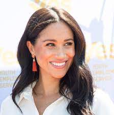 Australian interviewer has best comeback to piers morgan. Meghan Markle Reflects On 2020 In An Essay For Mayhew Charity
