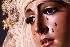 La Esperanza de Triana se repone al culto este sábado tras la intervención  de Pedro Manzano