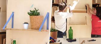 Le motif de perforation est différent selon la couleur de la sangle. Diy Fabriquer Une Etagere Murale Avec Des Lanieres De Cuir Ou Du Tissu