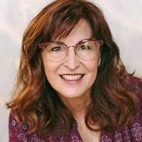 Julie Fahrlander's Instagram, Twitter & Facebook