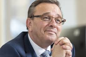 Covid: après Christophe Darbellay, c'est au tour de Roberto Schmidt d'être  testé positif