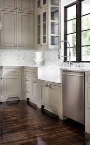 Dom V Tehase Taupe Kitchen Taupe Kitchen Cabinets Kitchen Cabinet Colors