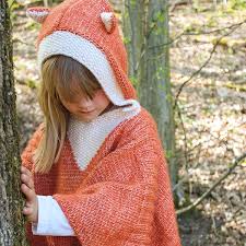 Der poncho liegt im trend, sieht richtig gut aus und ist dazu noch äußerst bequem. Strickanleitung Fuchs Poncho Fur Kinder Mitwachsend Totalwollig