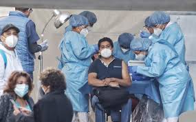 Elementos de de protección civil de puebla atendieron a la mujer y la trasladaron al instituto de seguridad y servicios. En Febrero Segunda Fase De Vacunacion Anticovid En Puebla