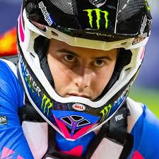 Sean Strickland ripping at Fox Raceway with Ty Masterpool! @stricklandmma  @tymasterpool