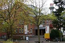 Seit 2007 ist er oberbürgermeister der stadt tübingen.1 Tubingen Wikipedia