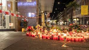 Der bayerische innenminister joachim herrmann ist bereits nach würzburg gereist, um sich ein bild der lage zu machen. 94nuulhm0bz4ym