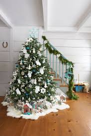 Use white decorations inside your home. 87 Best Christmas Tree Ideas 2021 How To Decorate A Christmas Tree