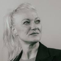 Andrea Pfeifer's Instagram, Twitter & Facebook