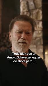 Viendo Posar A Arnold Schwarzenegger