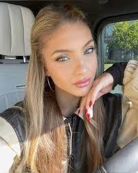 Lexy Rivera's Instagram, Twitter & Facebook