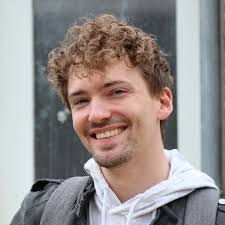 Daniel Henning's Instagram, Twitter & Facebook